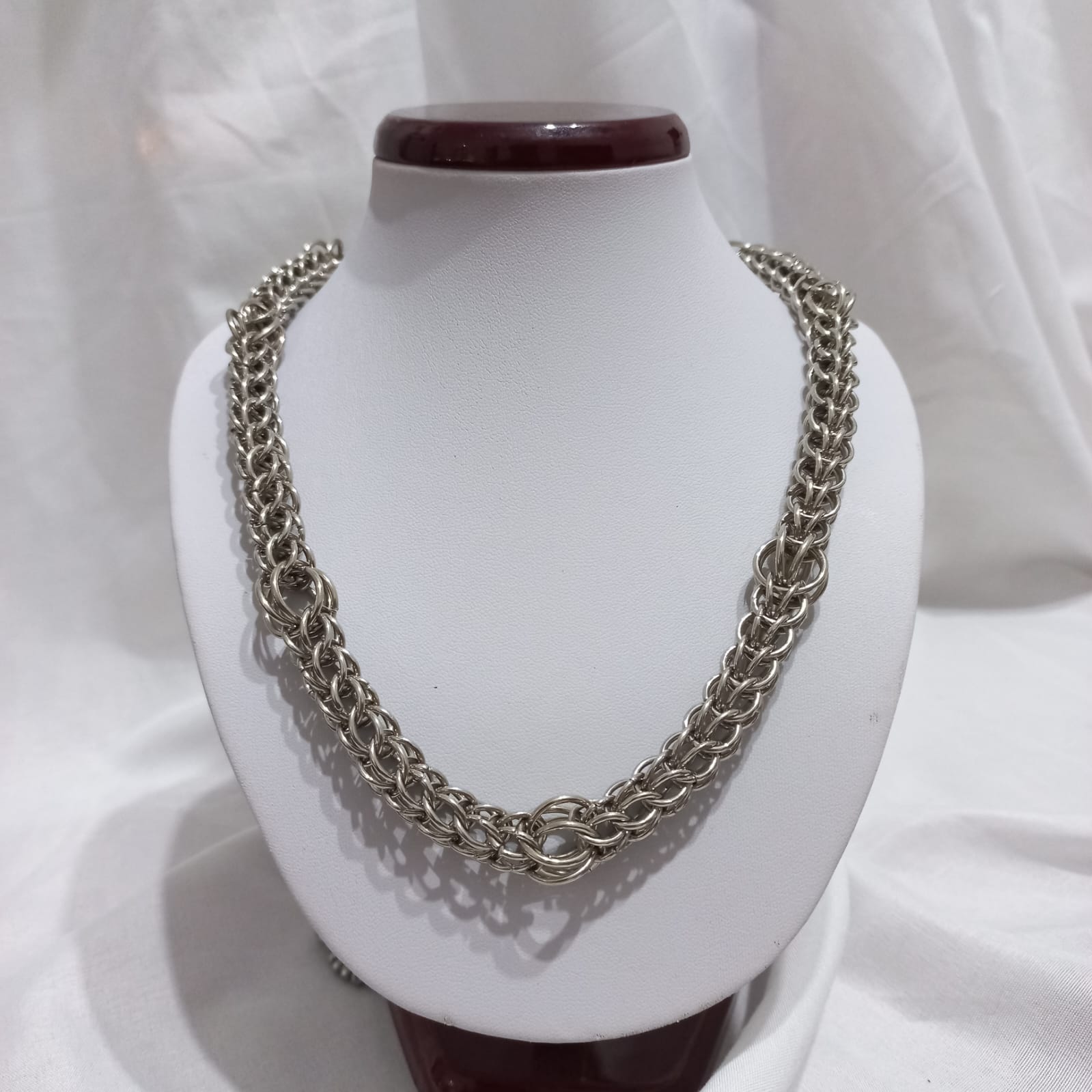 COLLAR PIRAMIDE 24